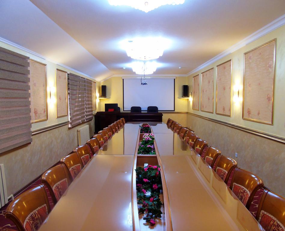 Amsterdam Hotel Aktobe Bagian luar foto