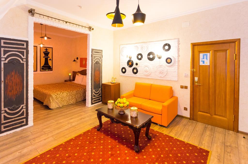 Amsterdam Hotel Aktobe Bagian luar foto