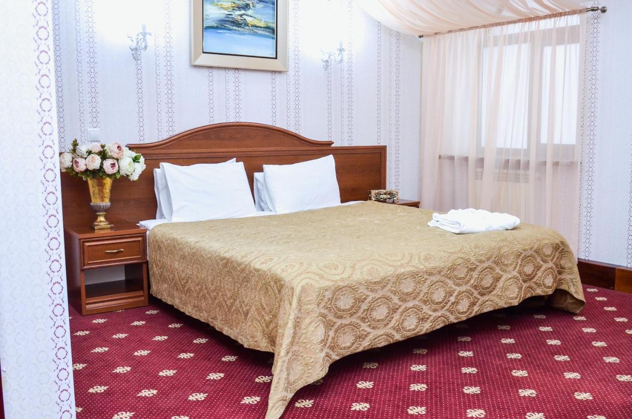 Amsterdam Hotel Aktobe Bagian luar foto