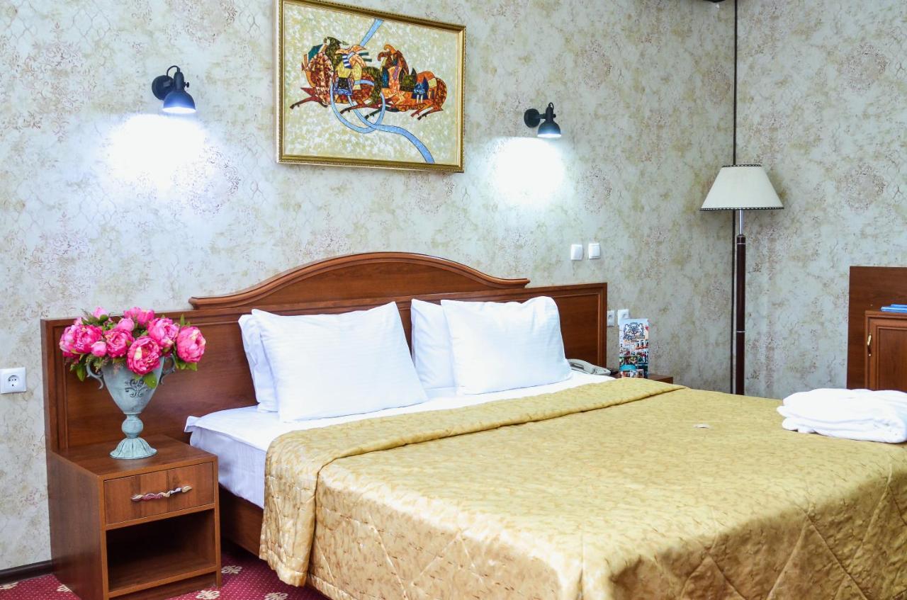 Amsterdam Hotel Aktobe Bagian luar foto