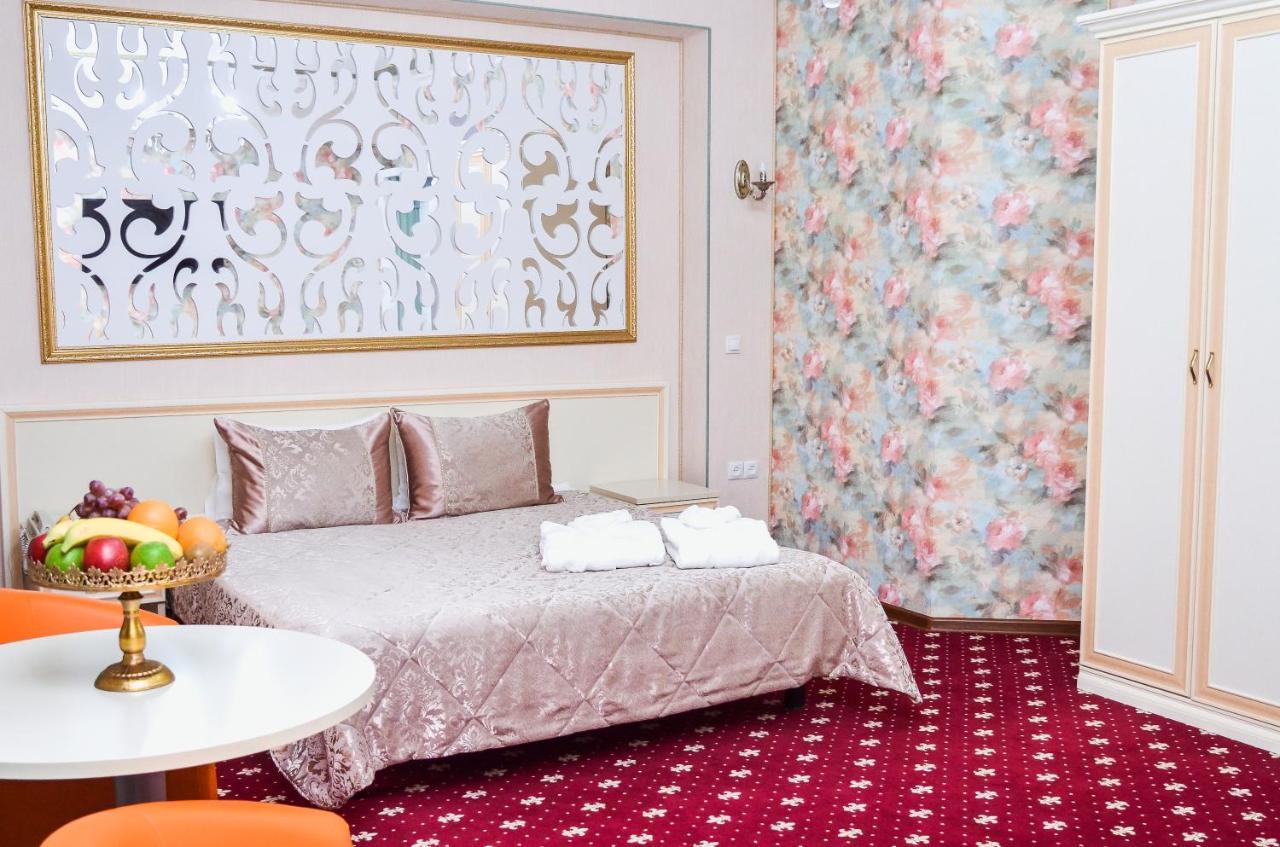 Amsterdam Hotel Aktobe Bagian luar foto